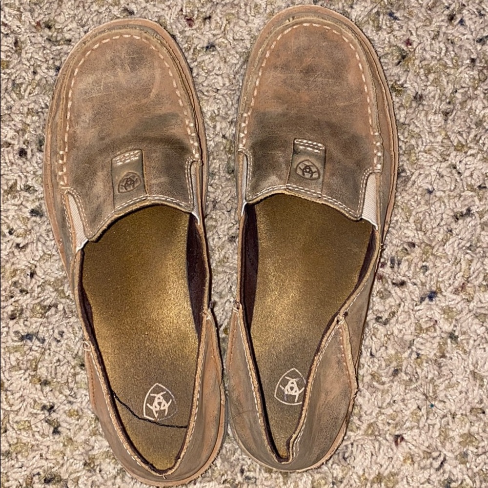 Used Ariat soft leather shoes